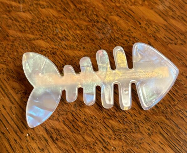 Pearlized Fishbone Hair Clip